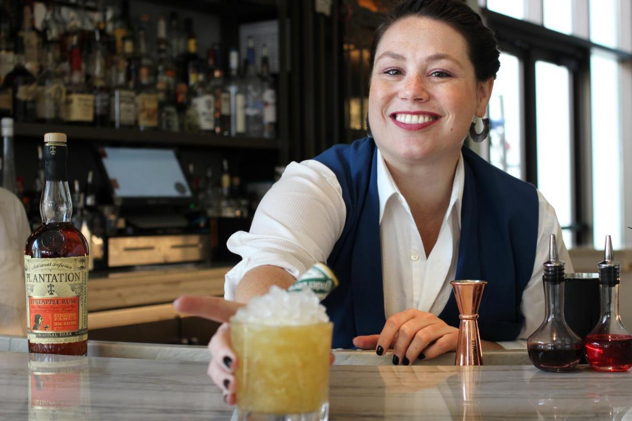 Nopsi Hotel New Orleans Exterior photo A bartender at work