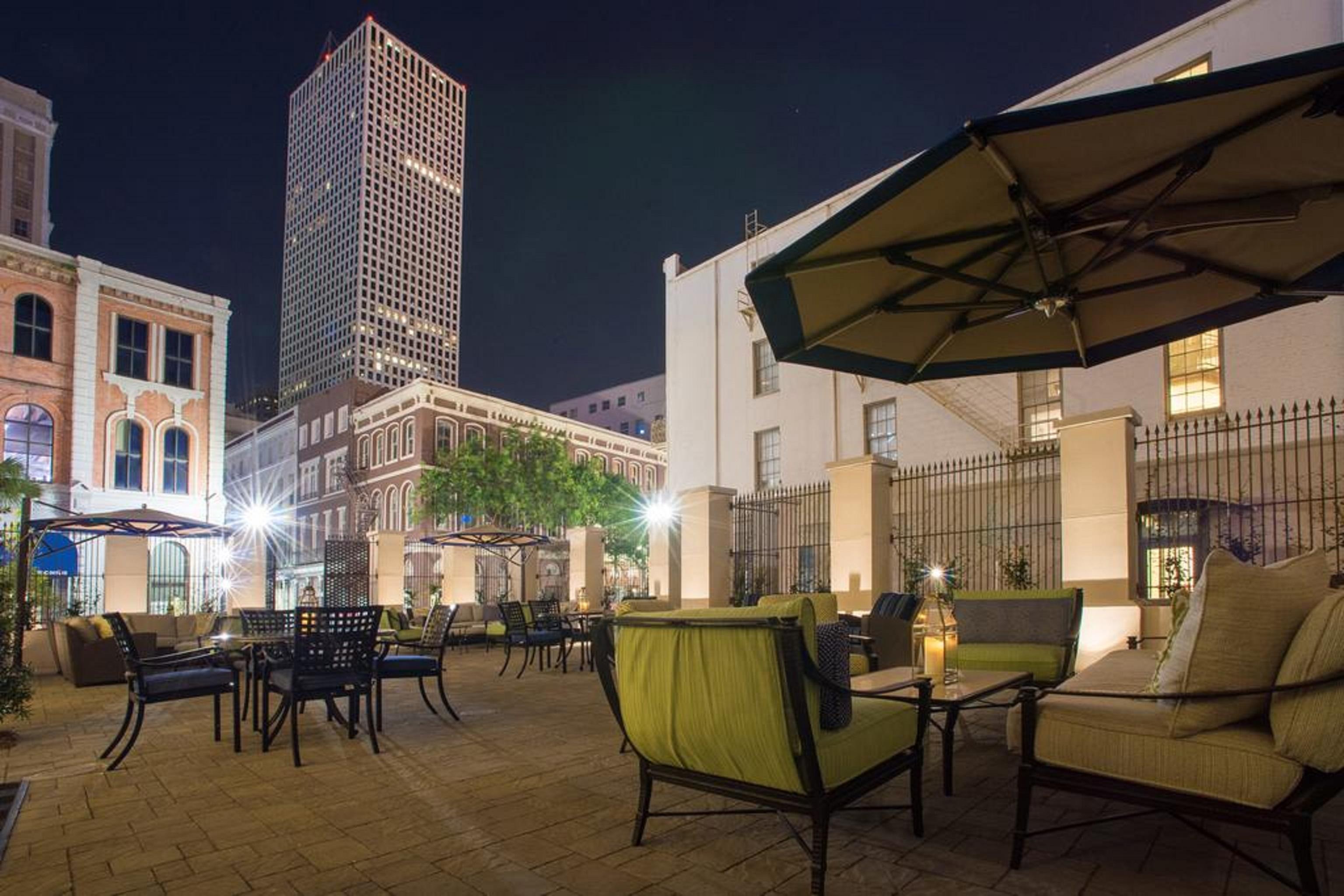 Nopsi Hotel New Orleans Exterior photo The courtyard at the Mandarin Oriental, Bangkok