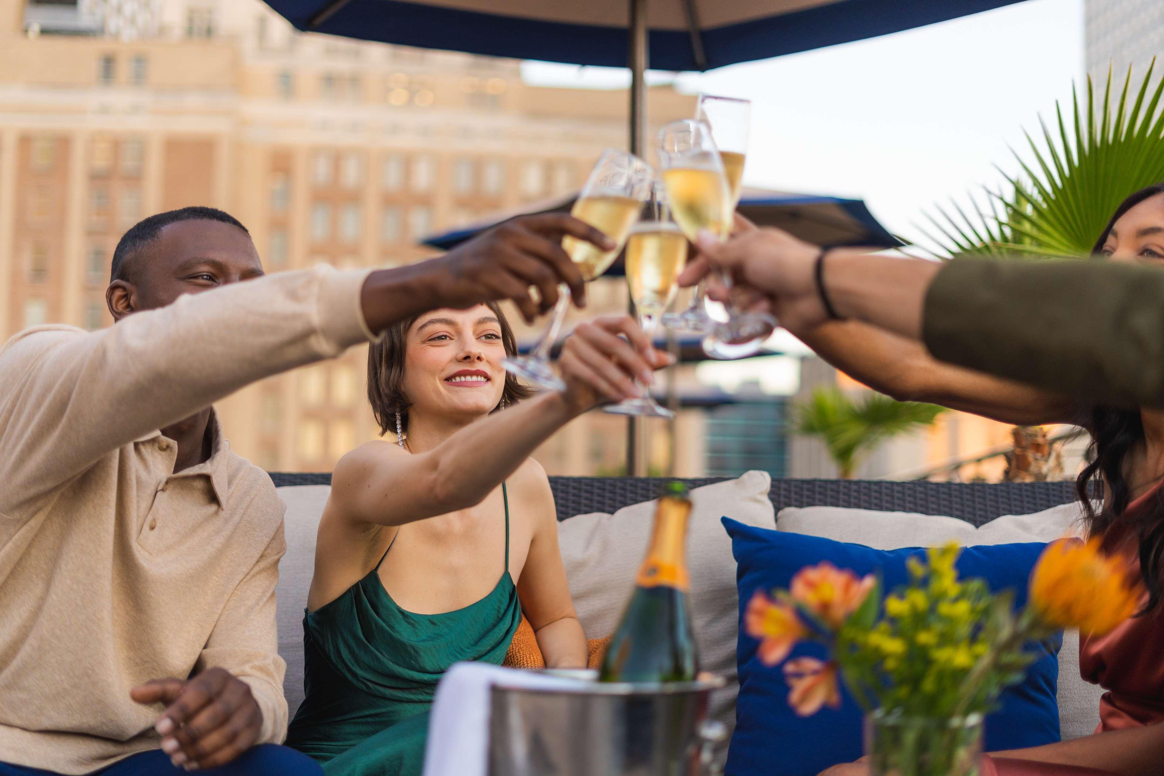 Nopsi Hotel New Orleans Exterior photo A toast with champagne